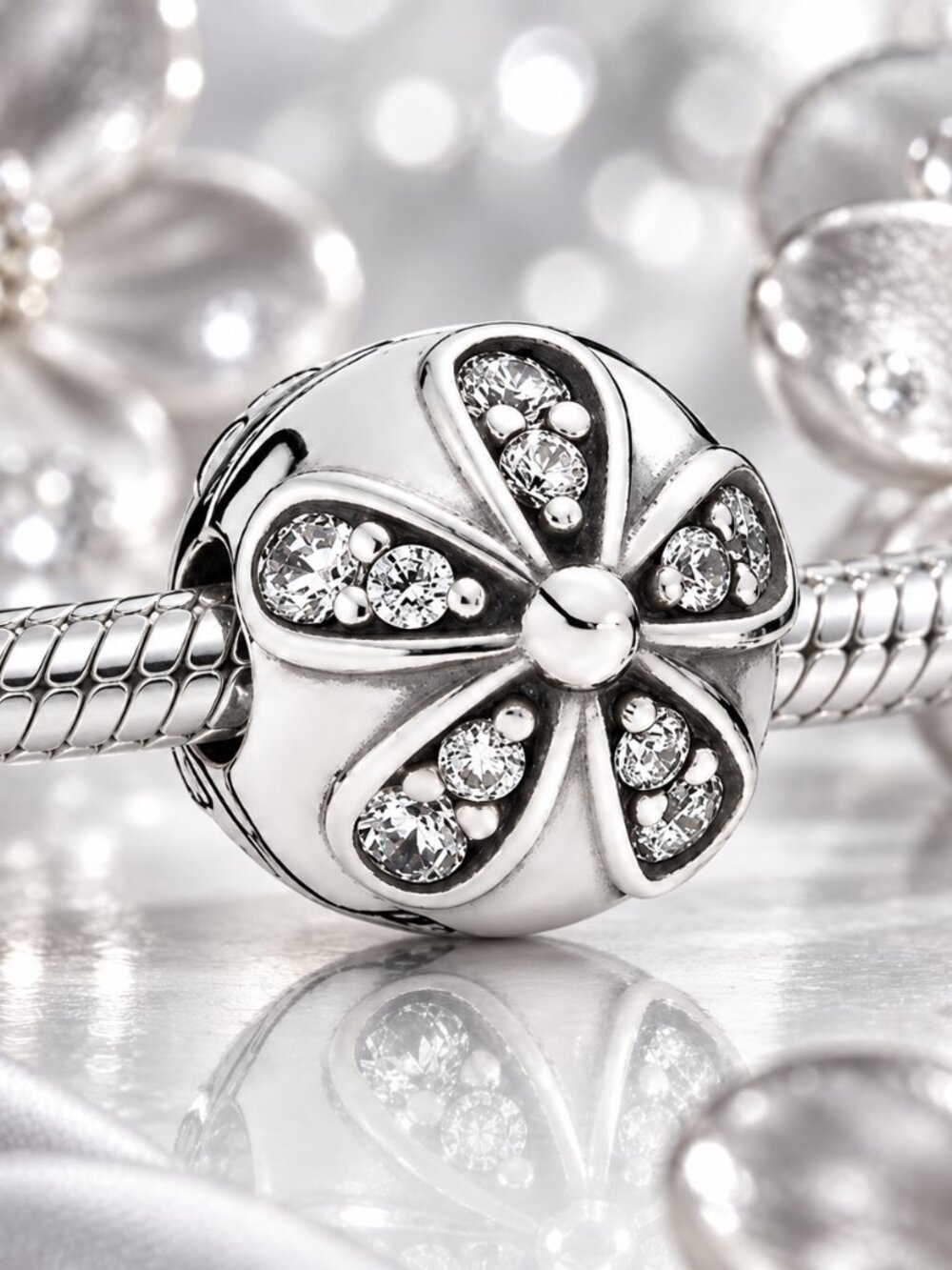 Daisy Clip Charm 🌼(ONE)